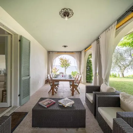 Rosa Del Lago Holiday home *