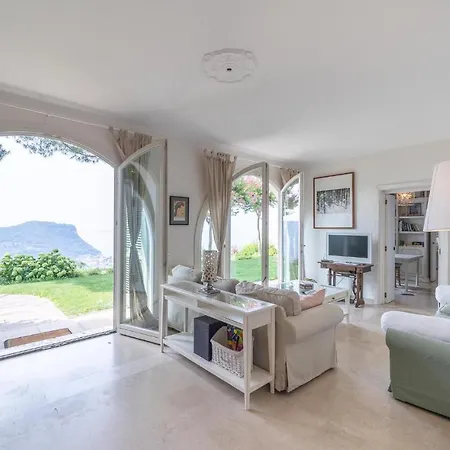 Rosa Del Lago Holiday home